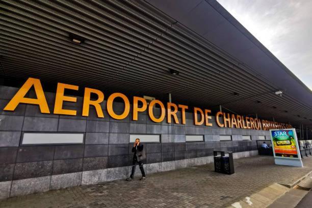 Station 64 B2 Charleroi-Airport Apartment Exterior photo